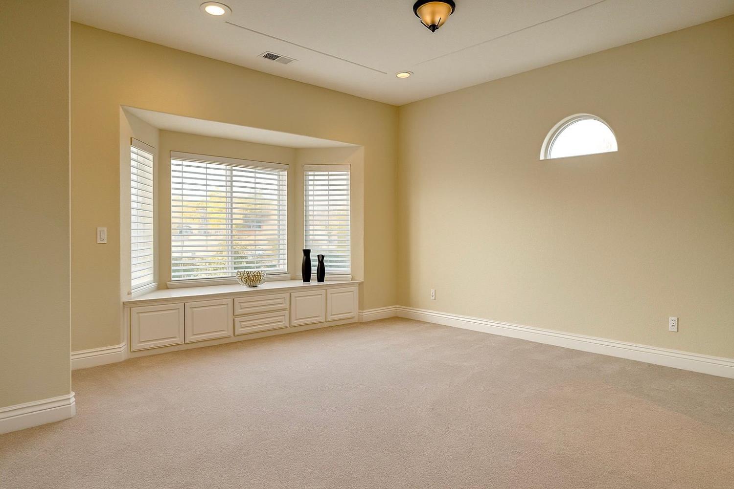 25162 Burton Way, Madera, CA 93638