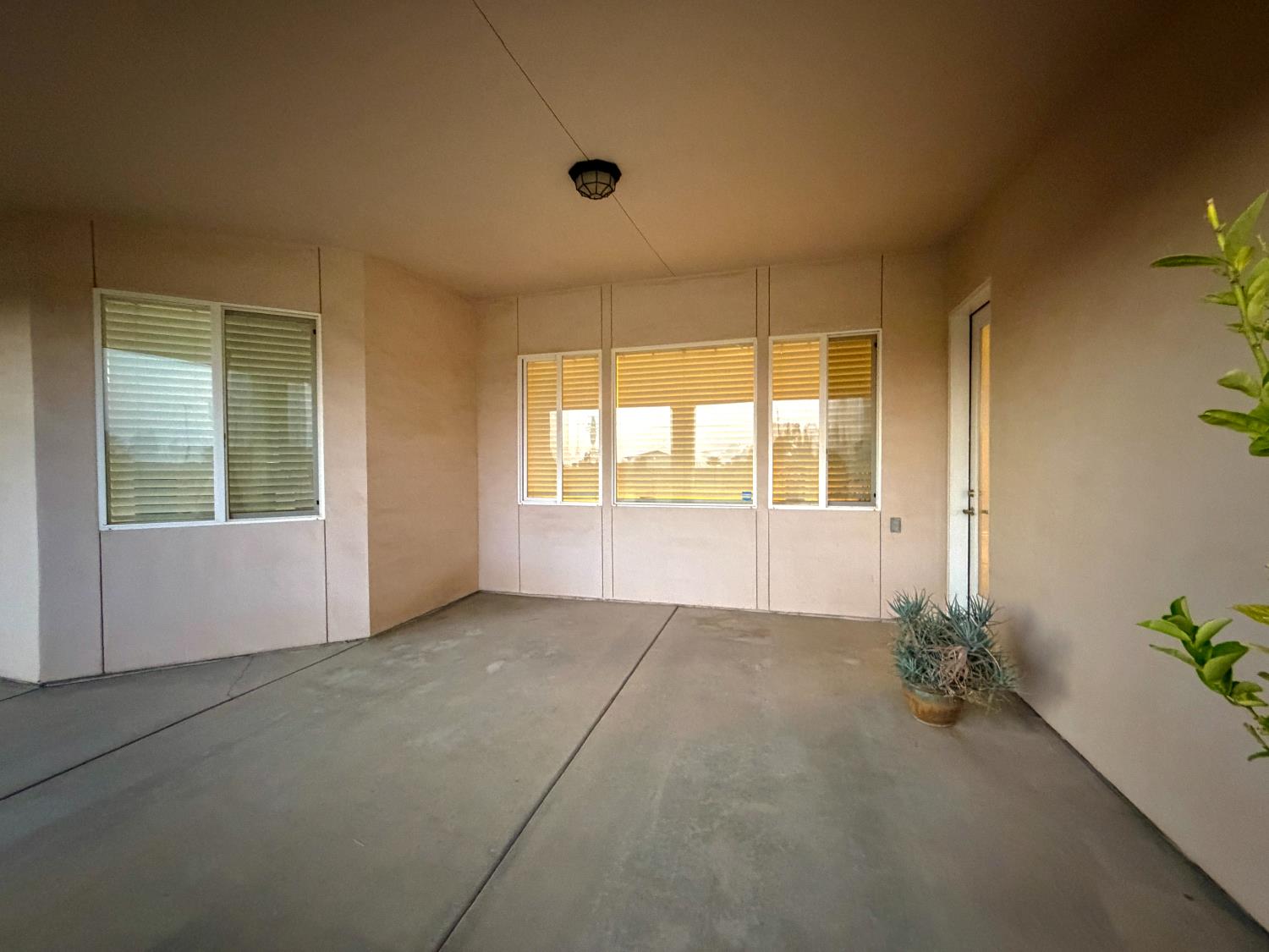 25162 Burton Way, Madera, CA 93638