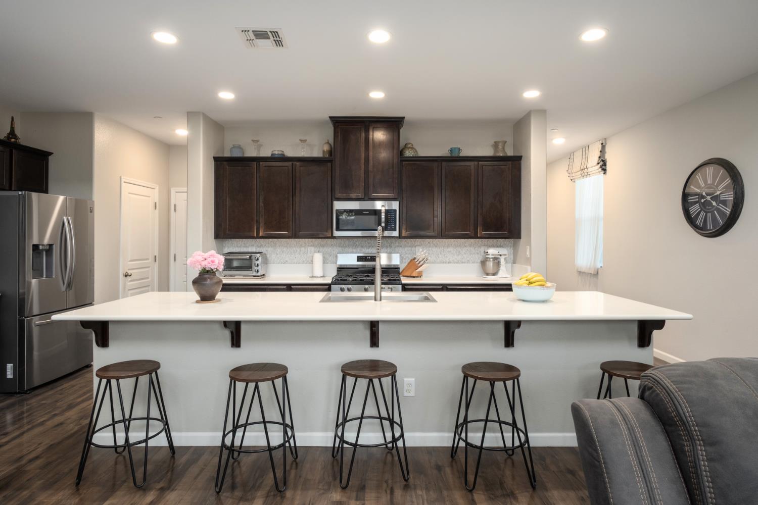 153 Drake St, Madera, CA 93638