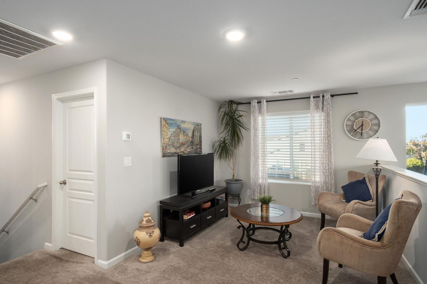 153 Drake St, Madera, CA 93638