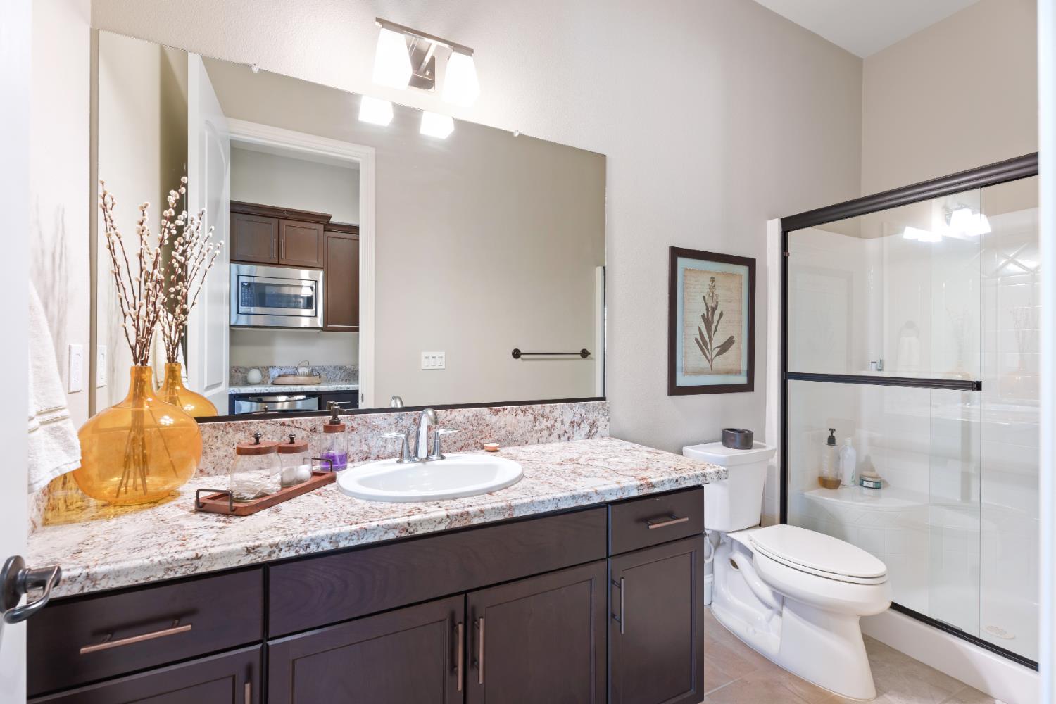 822 Overstone Ave Ave, Madera, CA 93636