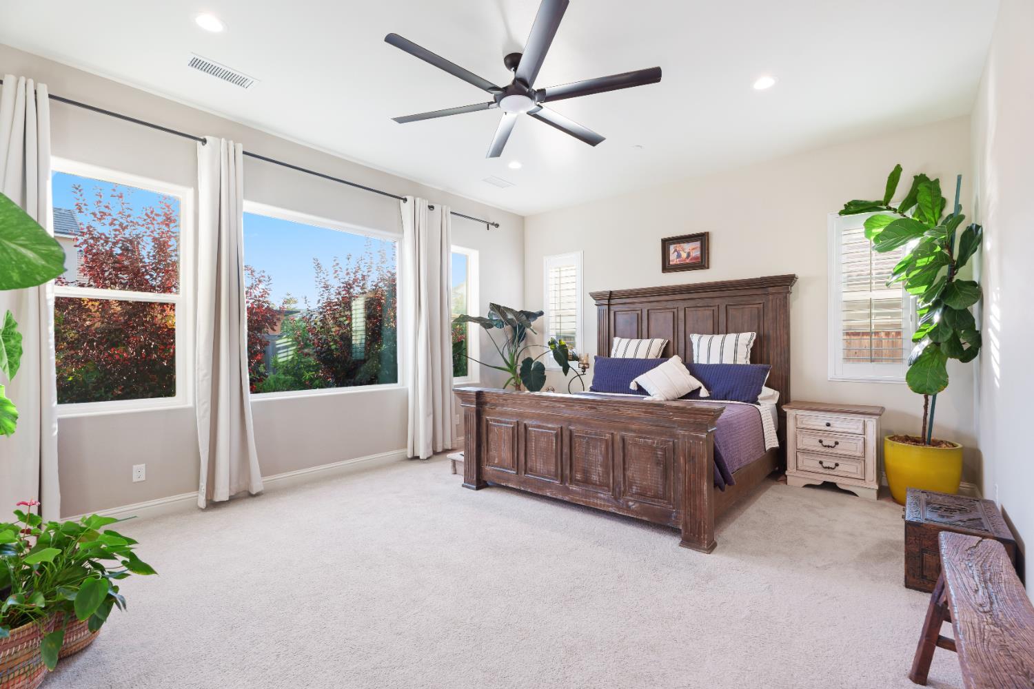 822 Overstone Ave Ave, Madera, CA 93636