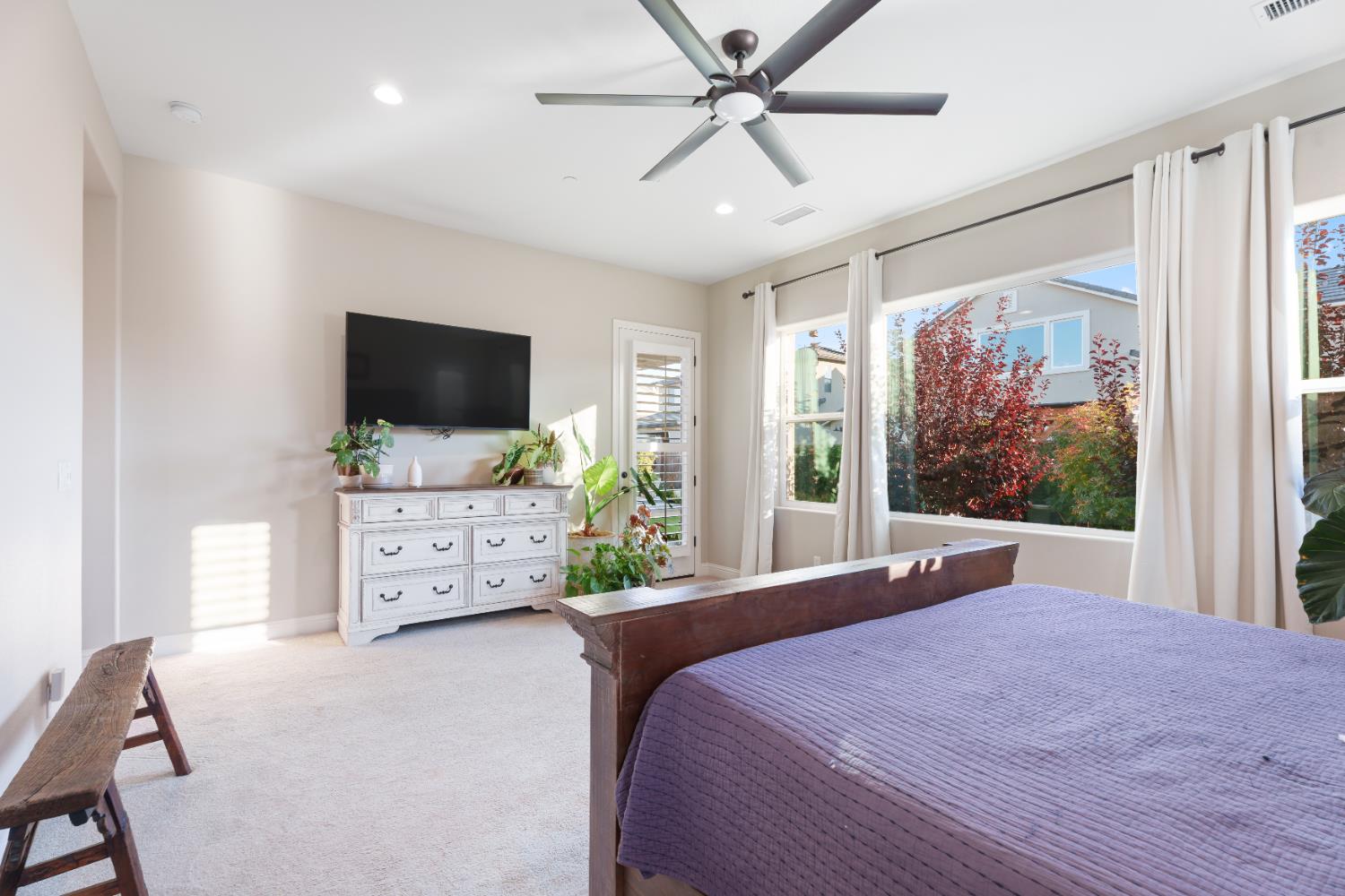 822 Overstone Ave Ave, Madera, CA 93636