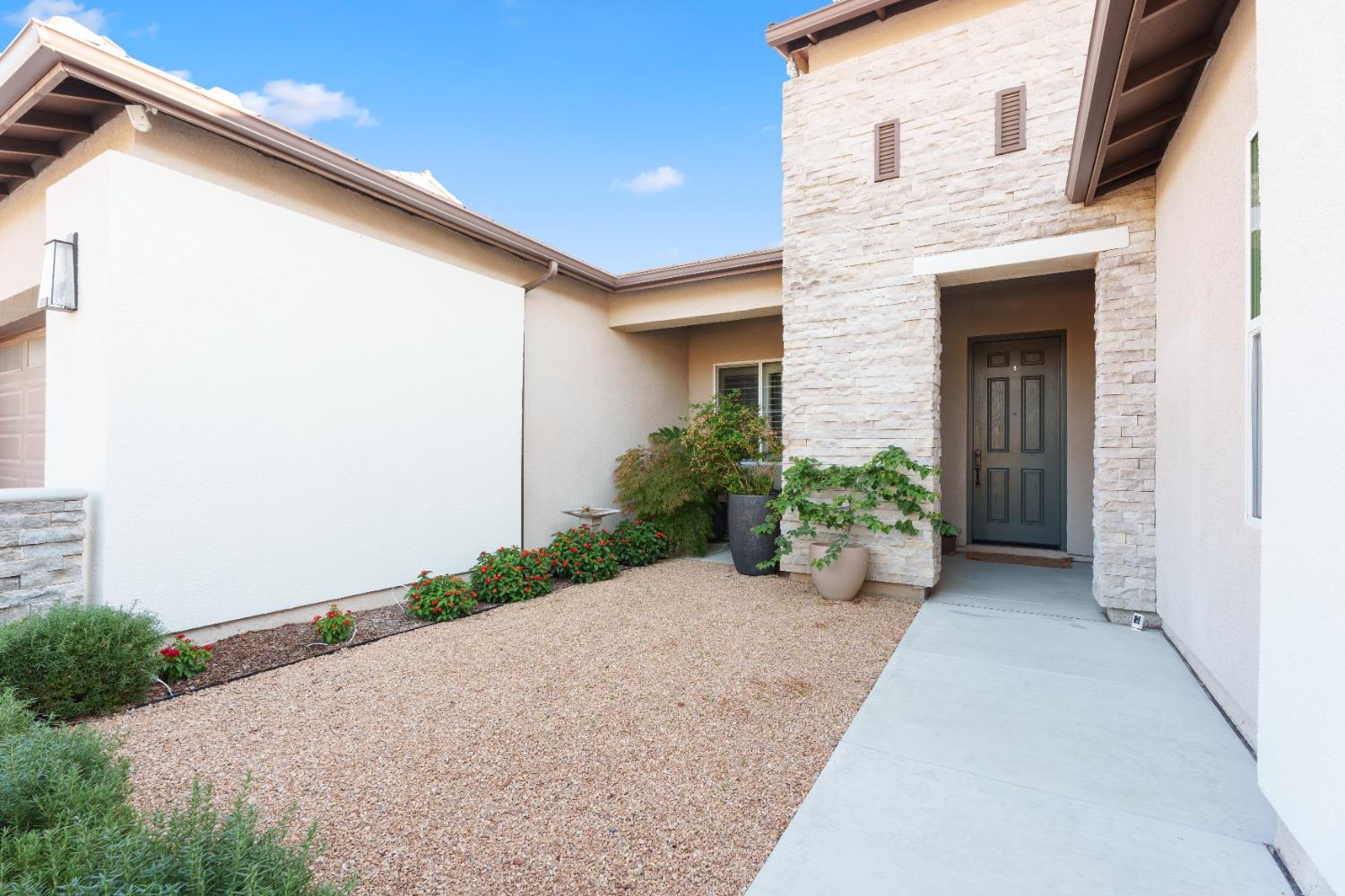 822 Overstone Ave Ave, Madera, CA 93636