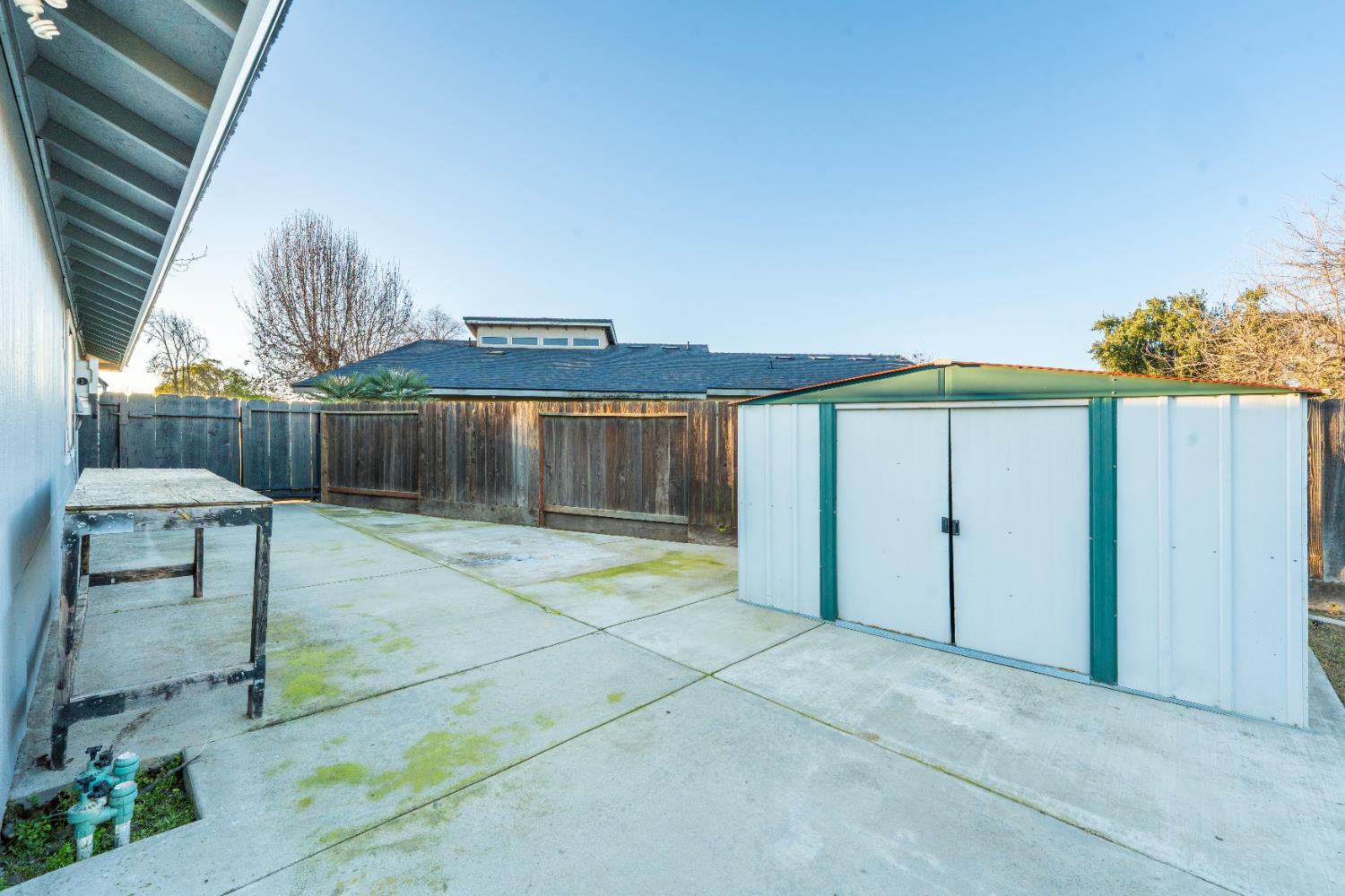 601 Oakridge Dr, Madera, CA 93637