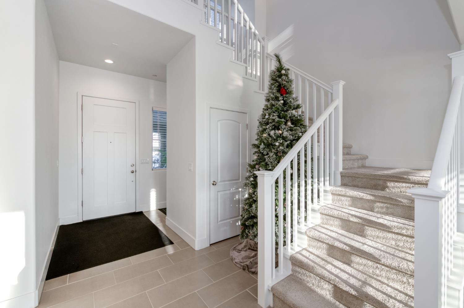 1042 Beaver Pond Loop, Madera, CA 93636