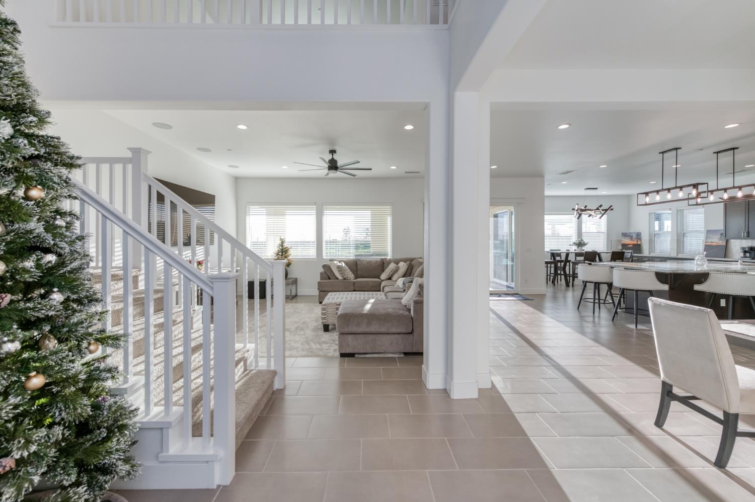 1042 Beaver Pond Loop, Madera, CA 93636