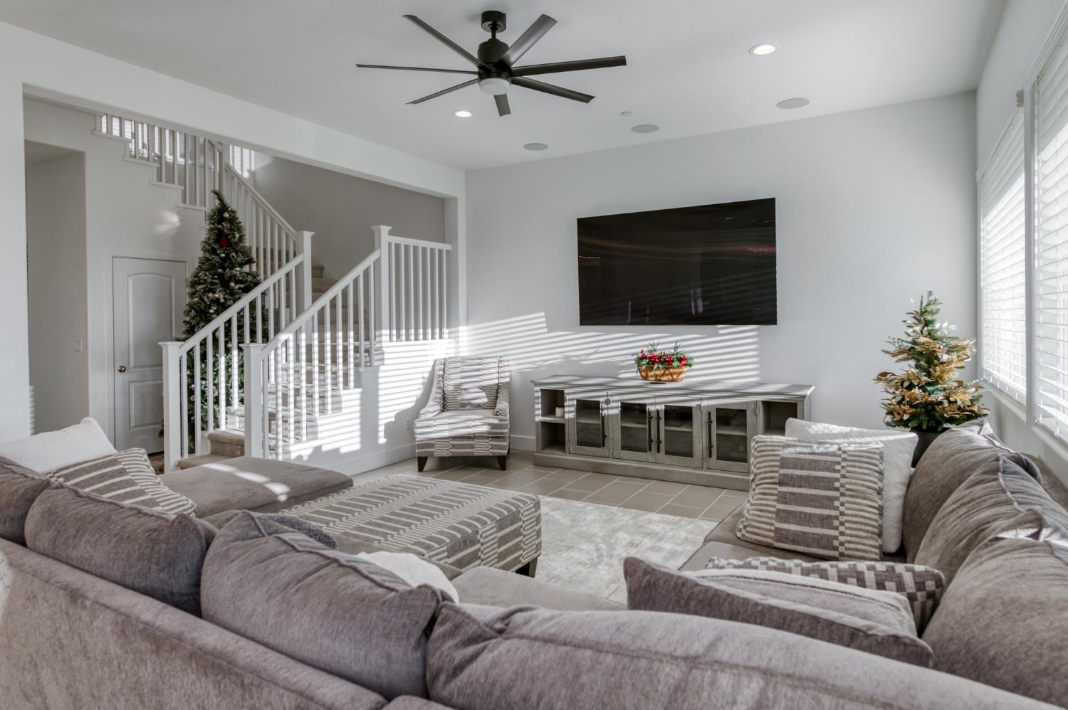 1042 Beaver Pond Loop, Madera, CA 93636