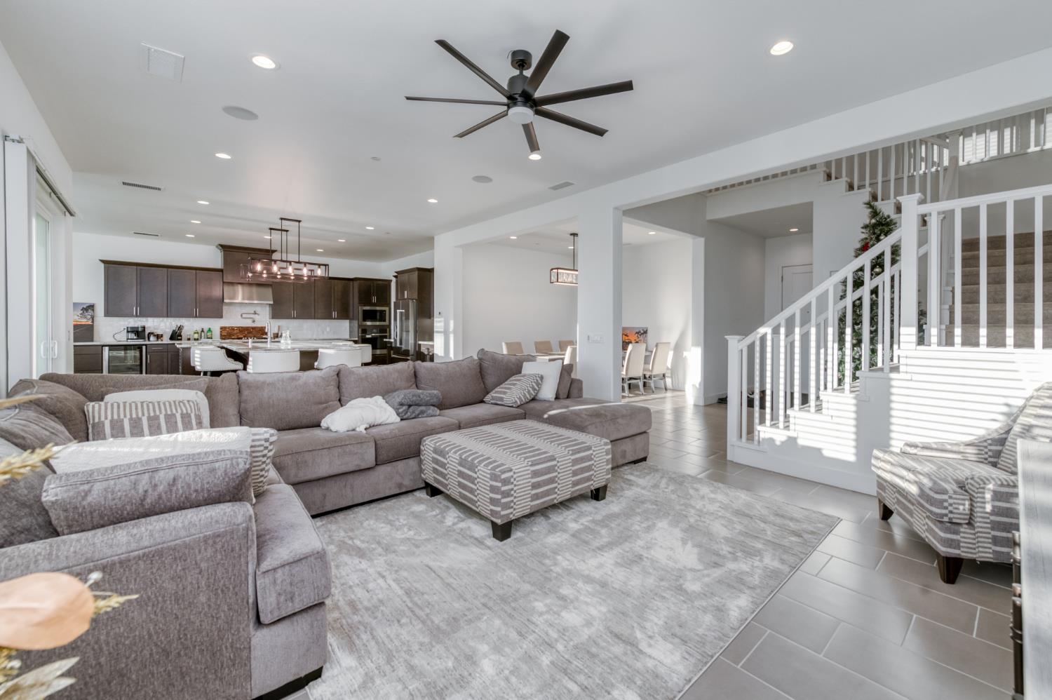 1042 Beaver Pond Loop, Madera, CA 93636