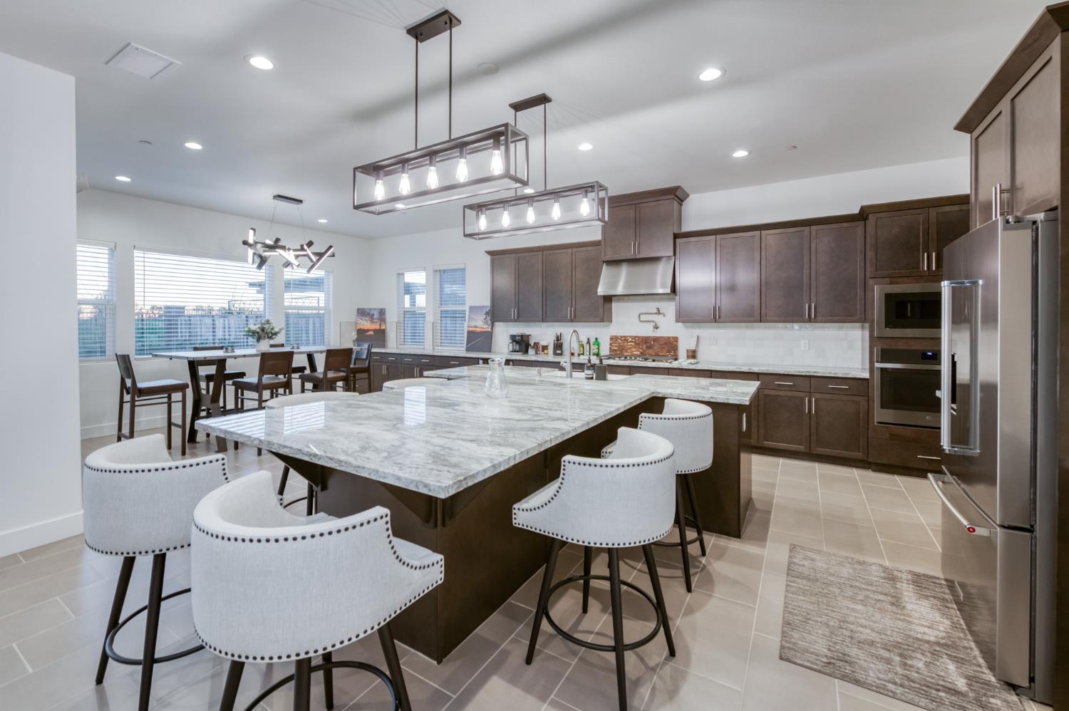 1042 Beaver Pond Loop, Madera, CA 93636