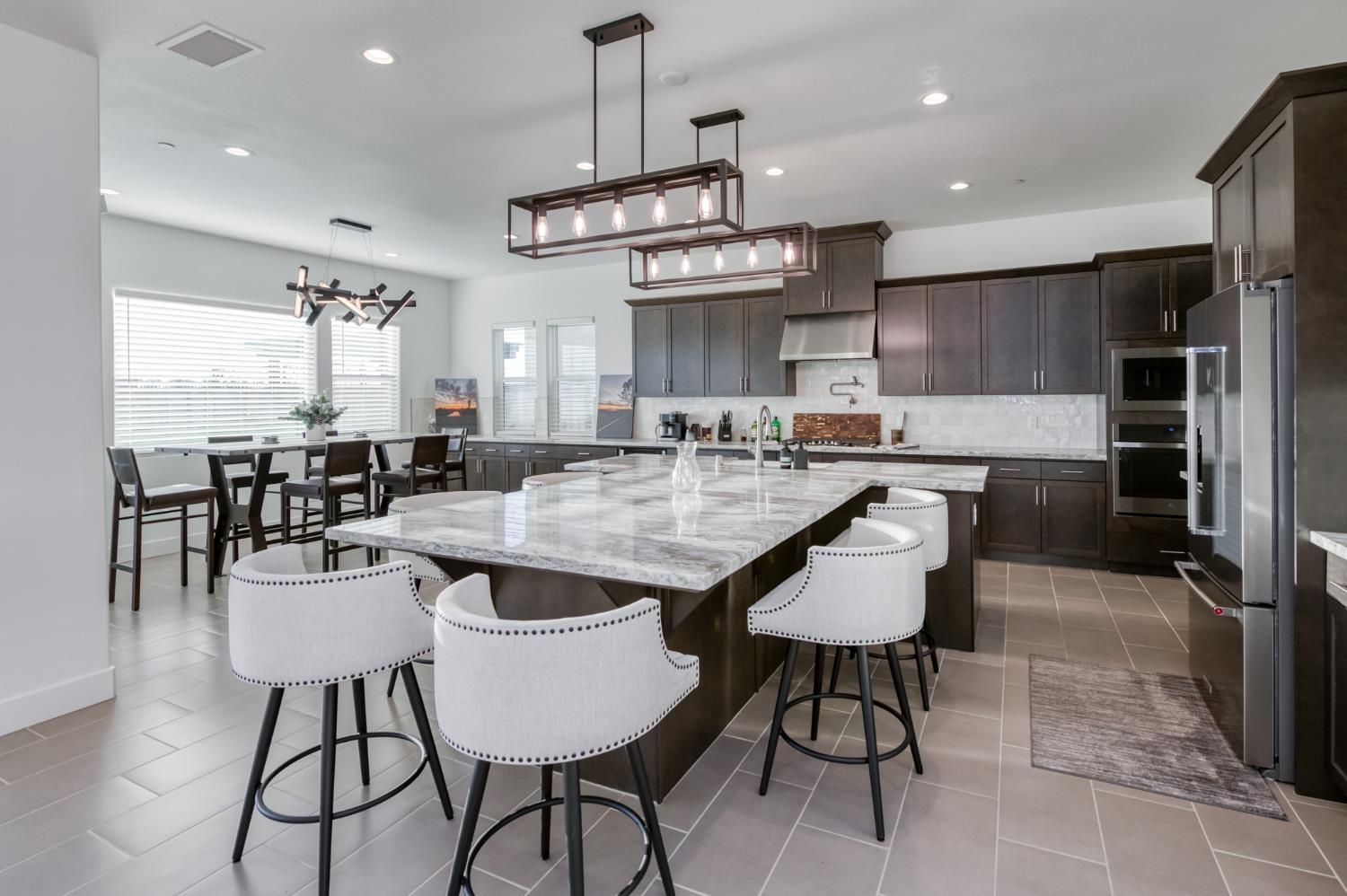 1042 Beaver Pond Loop, Madera, CA 93636