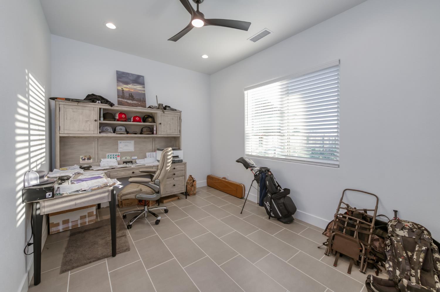 1042 Beaver Pond Loop, Madera, CA 93636