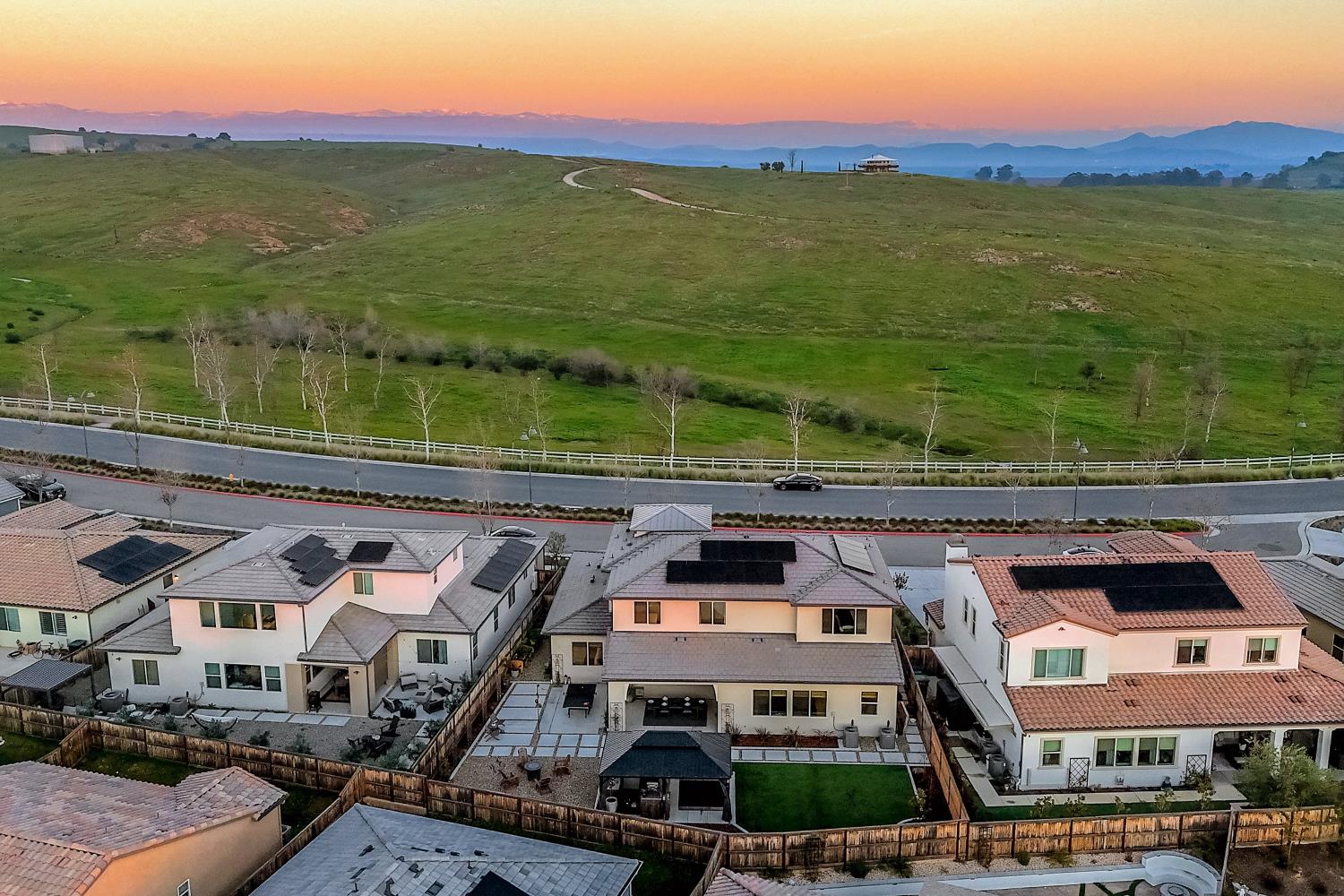 1048 Treasure Hills Dr, Madera, CA 93636