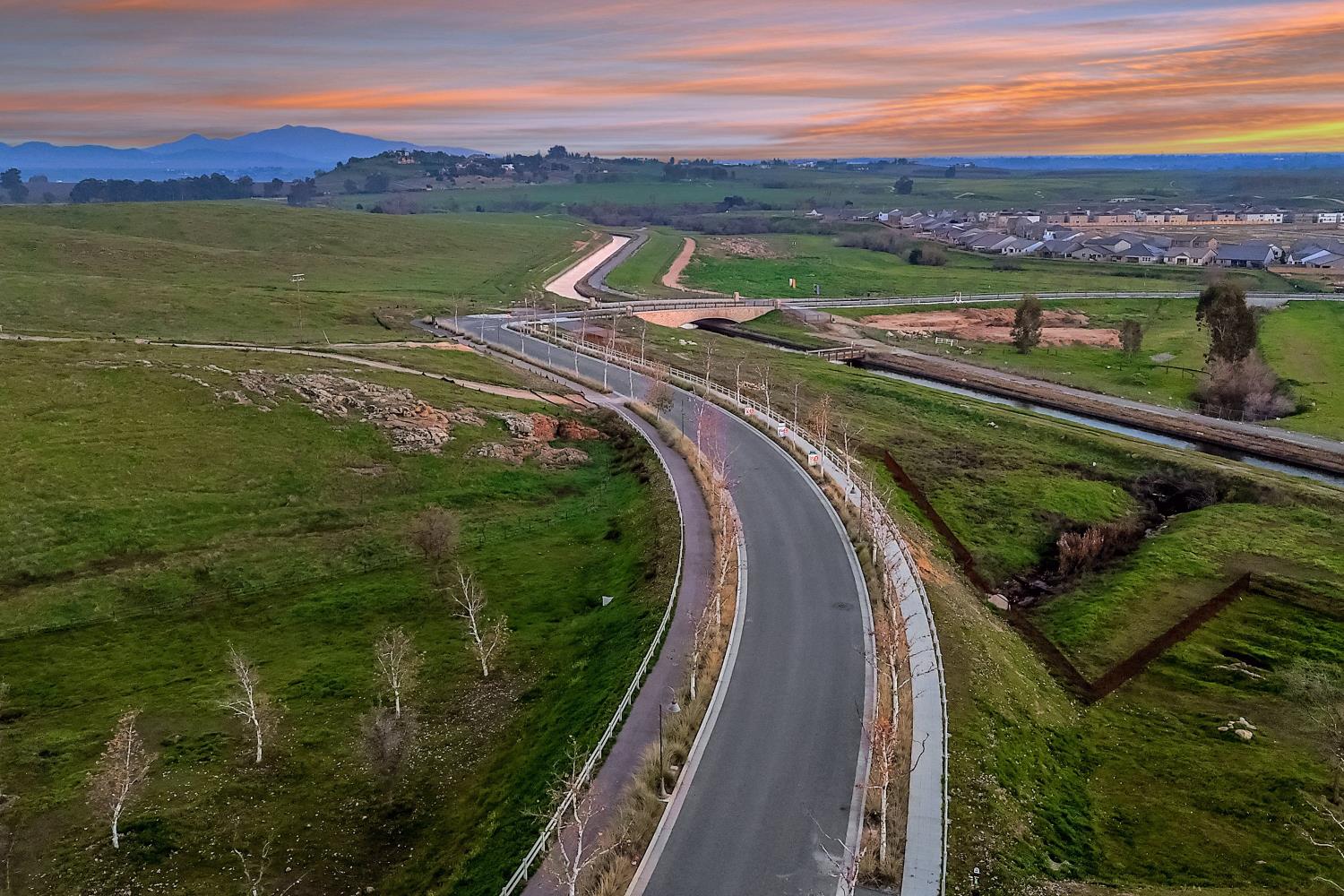 1048 Treasure Hills Dr, Madera, CA 93636