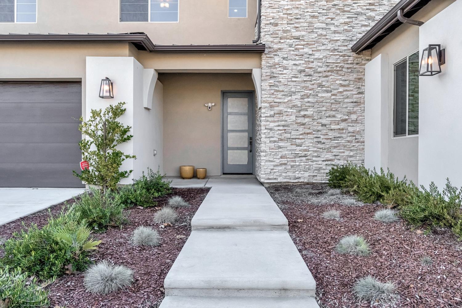 1048 Treasure Hills Dr, Madera, CA 93636