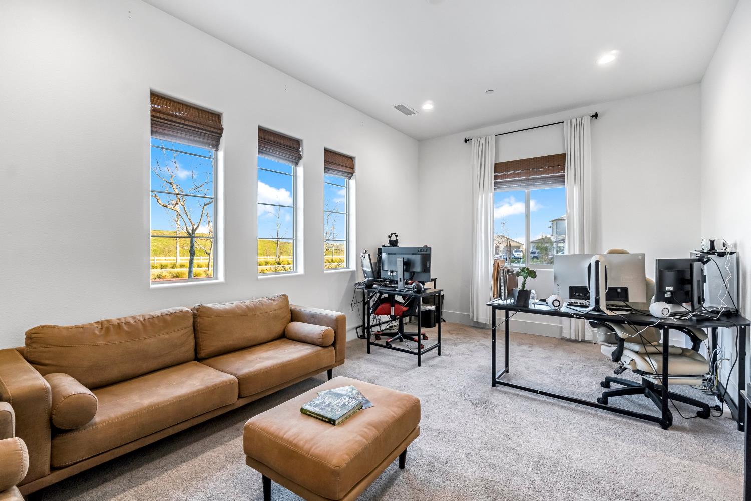 1048 Treasure Hills Dr, Madera, CA 93636