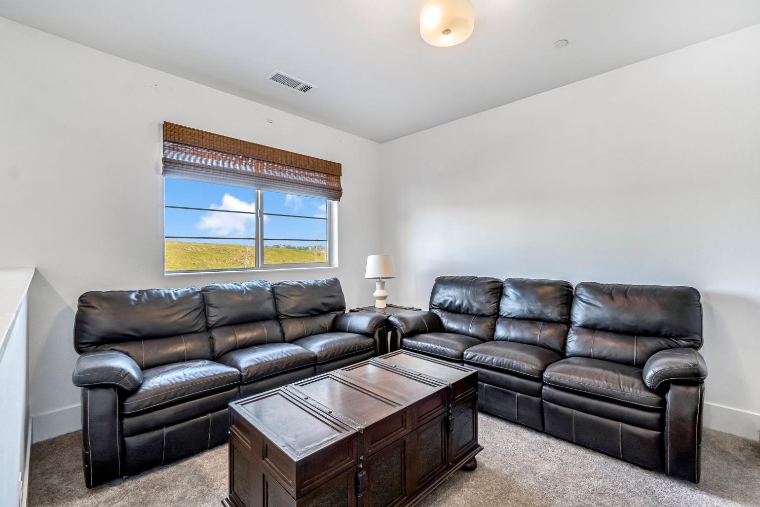 1048 Treasure Hills Dr, Madera, CA 93636