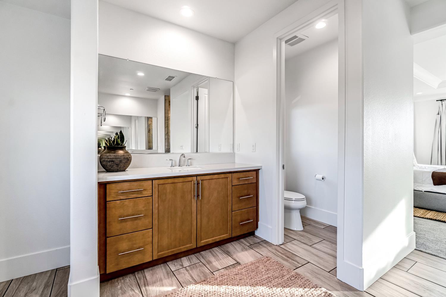 1048 Treasure Hills Dr, Madera, CA 93636