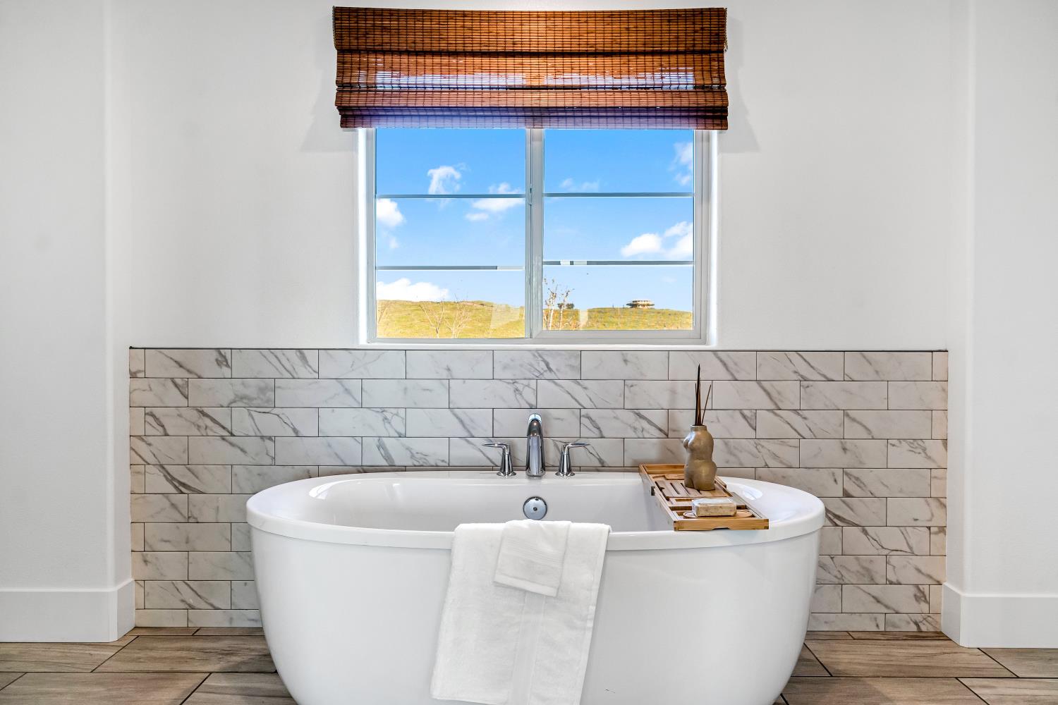 1048 Treasure Hills Dr, Madera, CA 93636