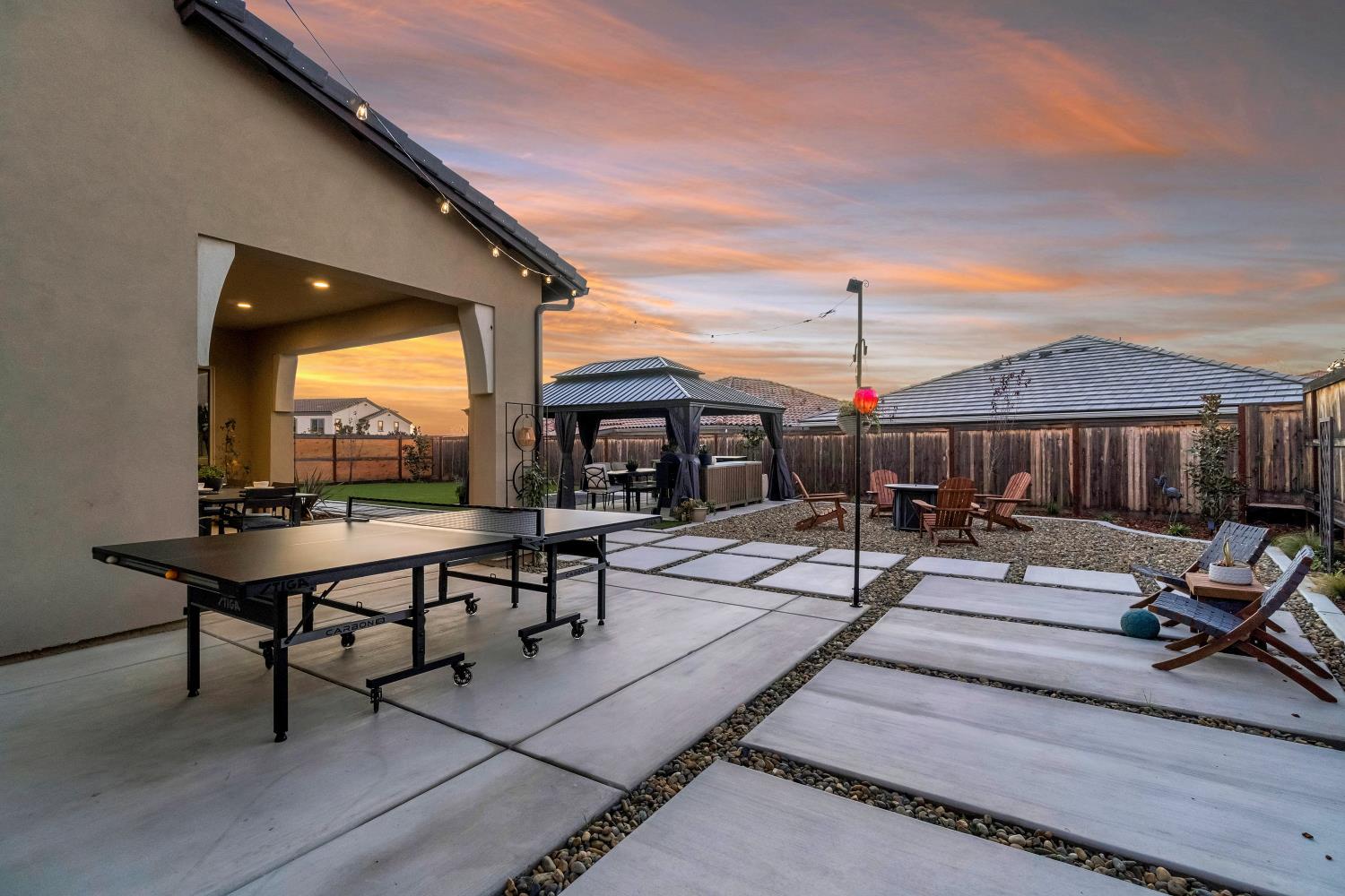 1048 Treasure Hills Dr, Madera, CA 93636