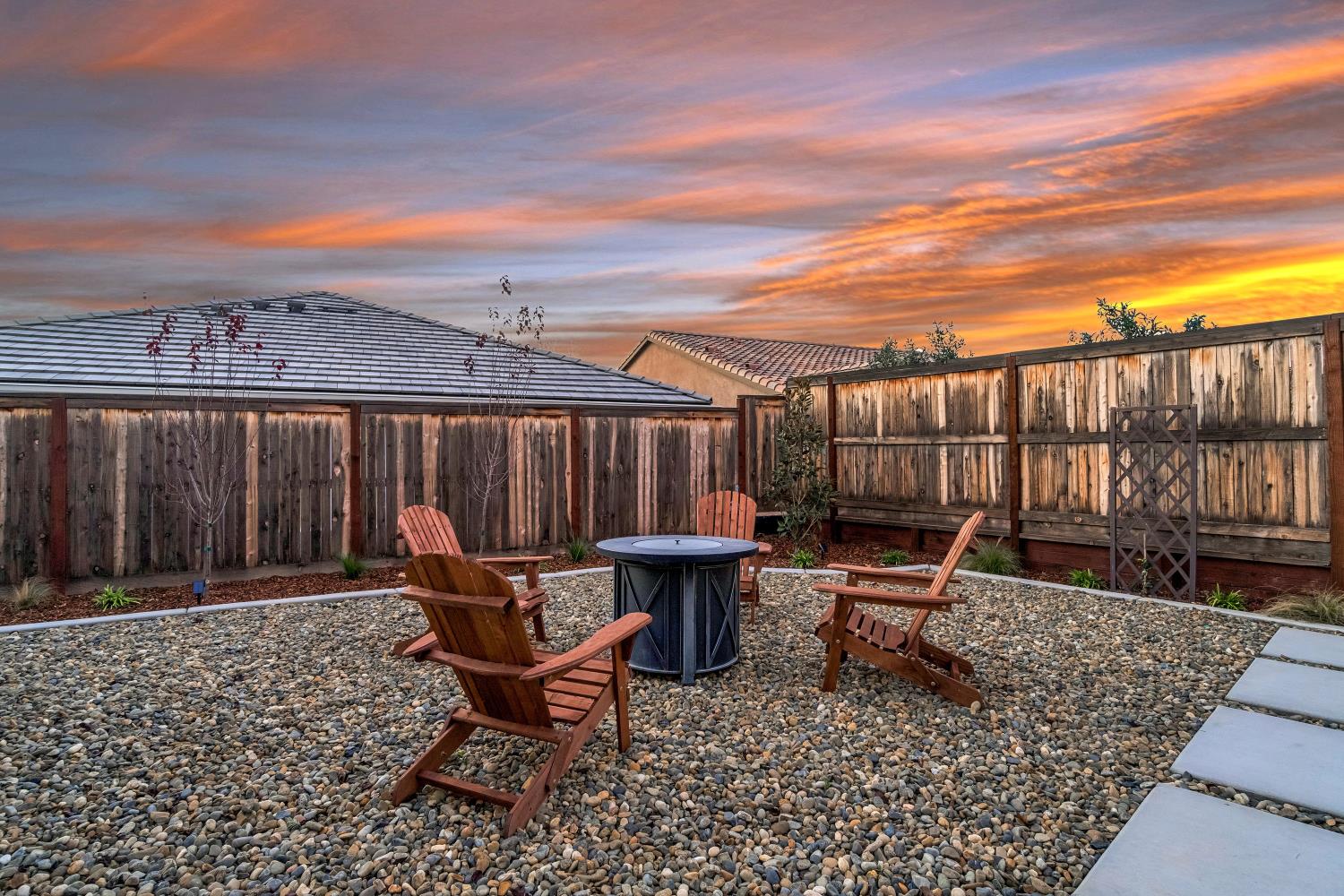 1048 Treasure Hills Dr, Madera, CA 93636