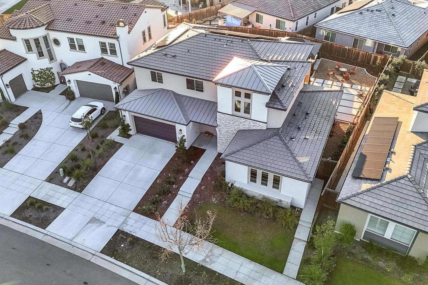 1048 Treasure Hills Dr, Madera, CA 93636