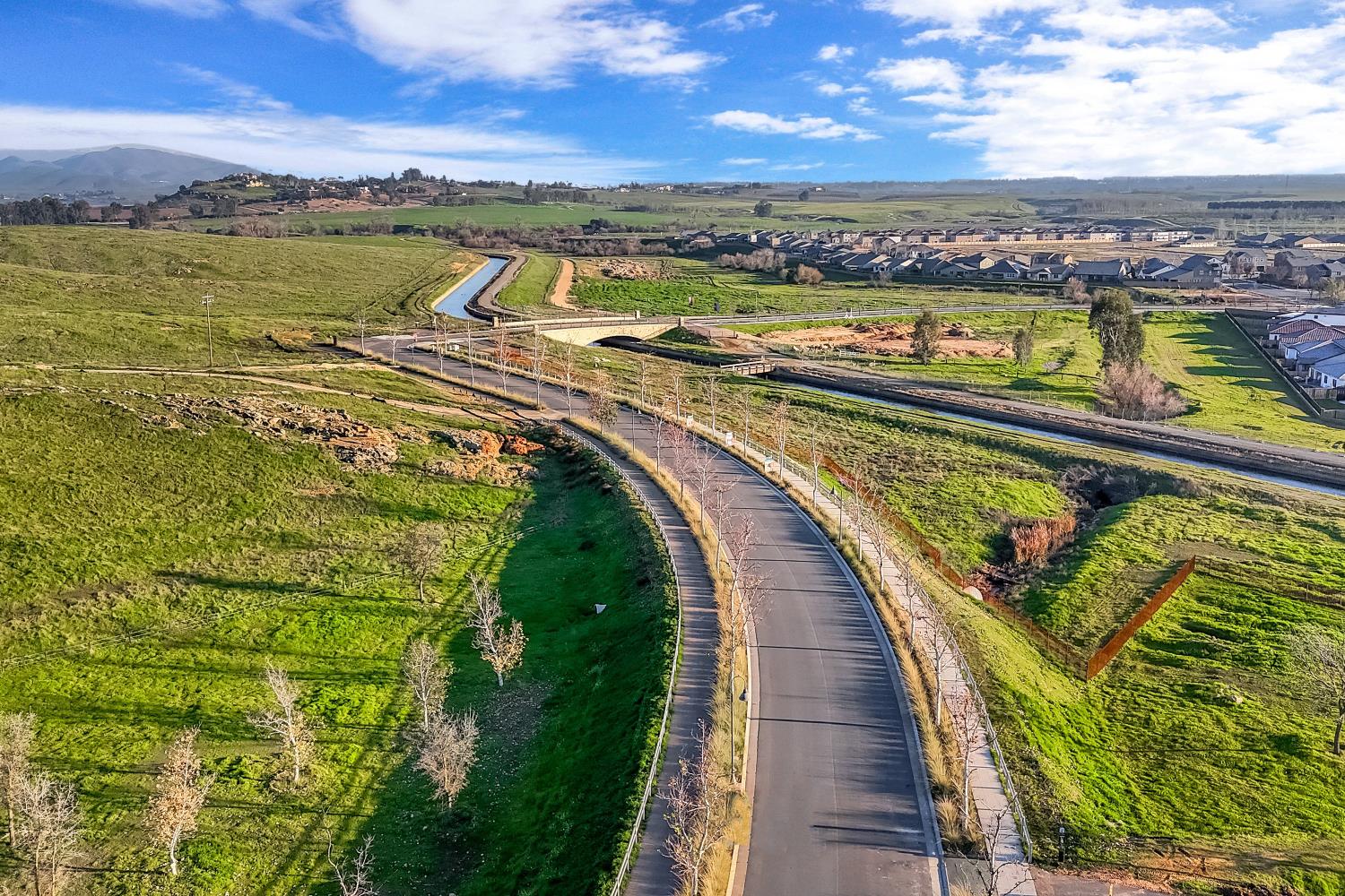 1048 Treasure Hills Dr, Madera, CA 93636