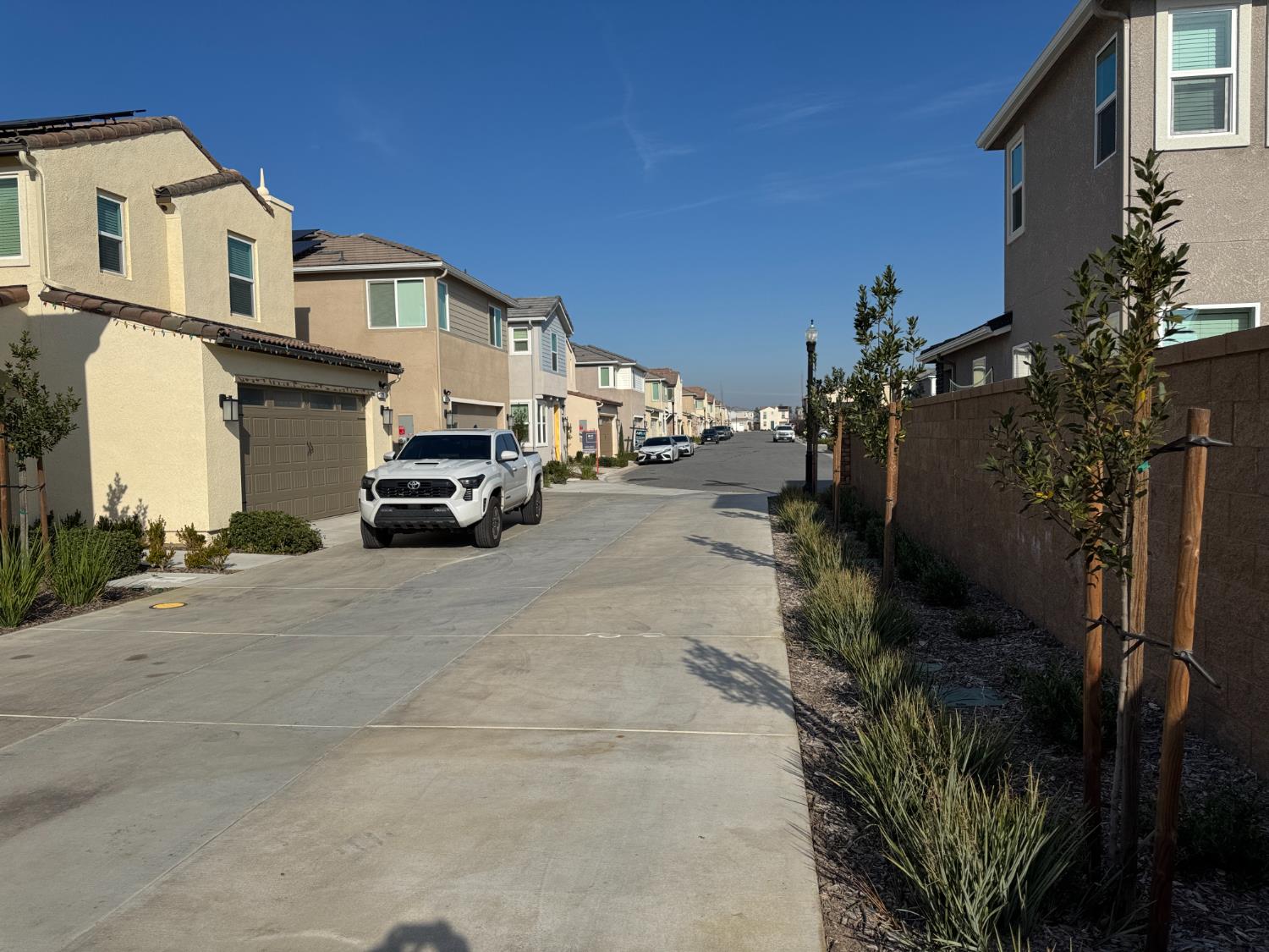 244 Arbor Dr S, Madera, CA 93636