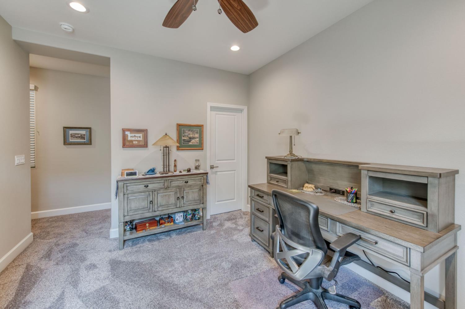 1178 Wildflower Ave, Madera, CA 93636