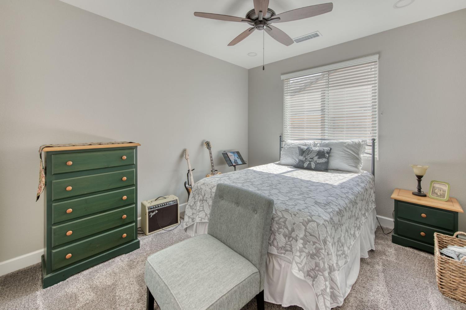 1178 Wildflower Ave, Madera, CA 93636