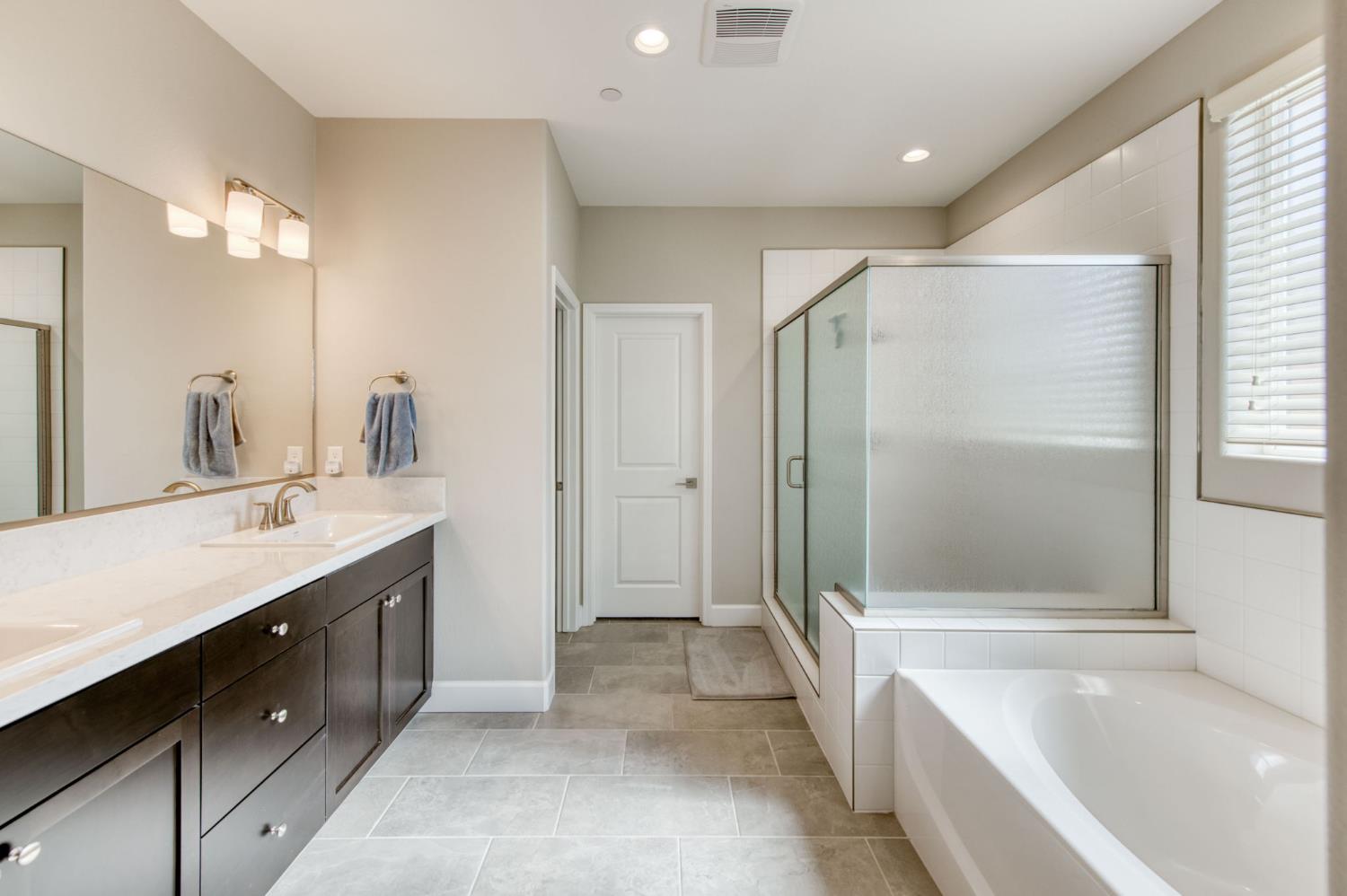 1178 Wildflower Ave, Madera, CA 93636