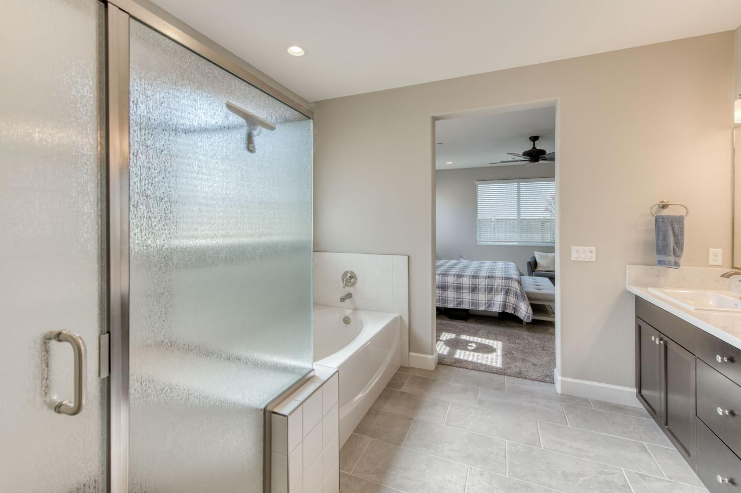 1178 Wildflower Ave, Madera, CA 93636