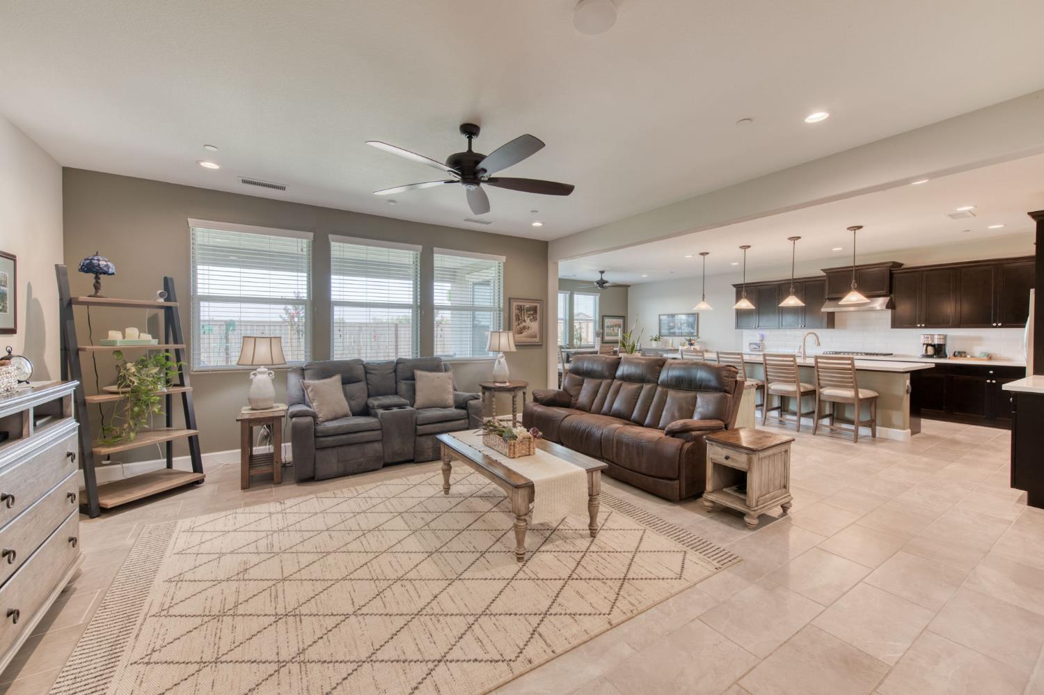 1178 Wildflower Ave, Madera, CA 93636