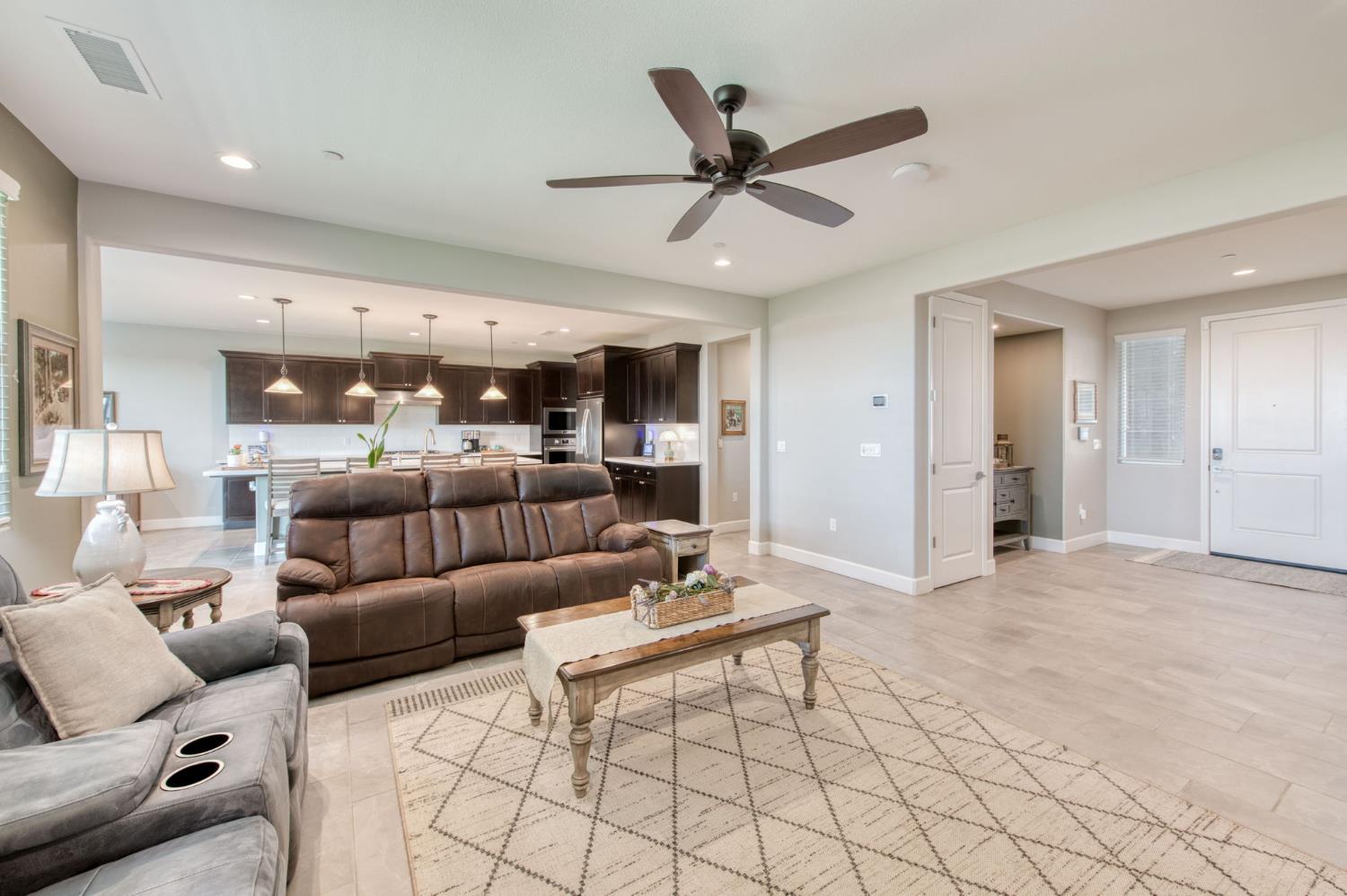 1178 Wildflower Ave, Madera, CA 93636