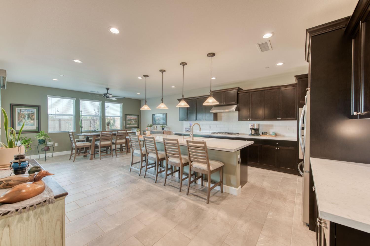 1178 Wildflower Ave, Madera, CA 93636