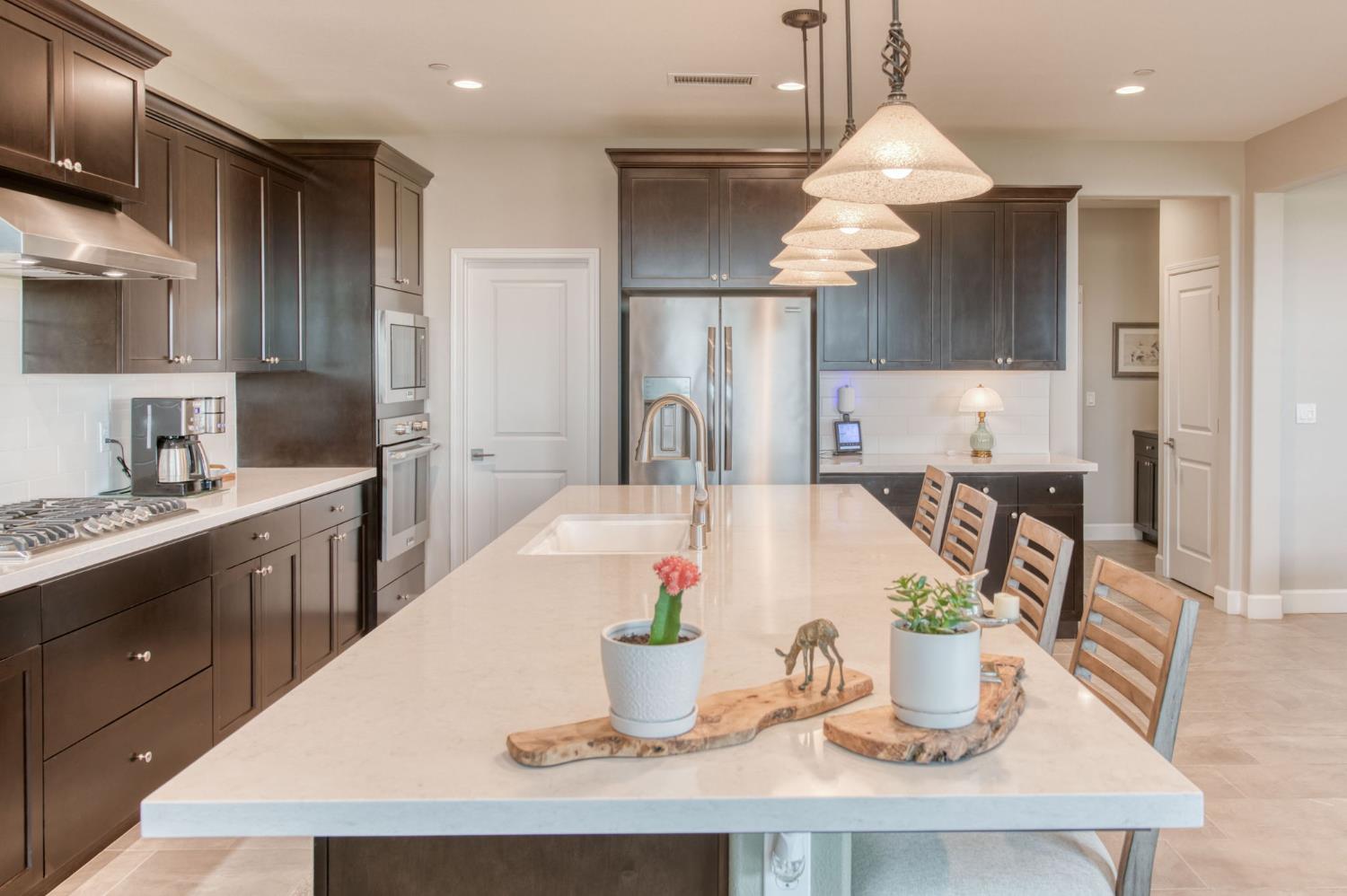 1178 Wildflower Ave, Madera, CA 93636