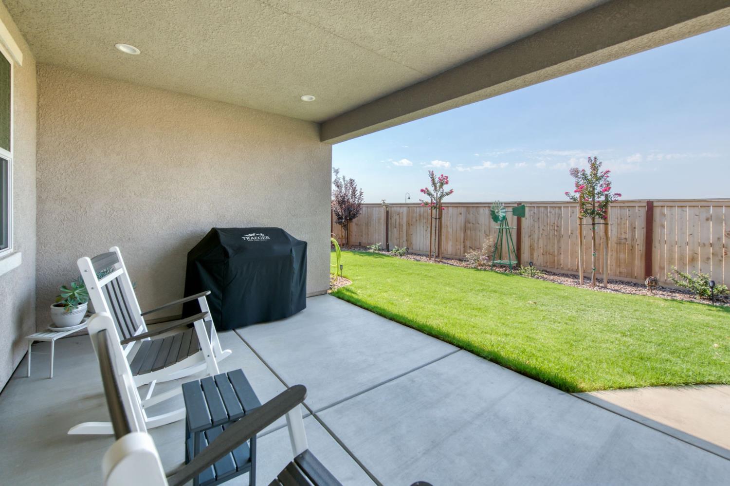 1178 Wildflower Ave, Madera, CA 93636