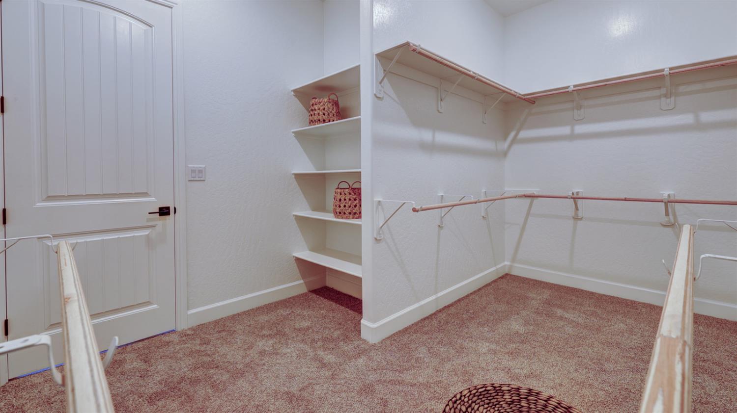 1124 Sophie Dr W, Madera, CA 93636