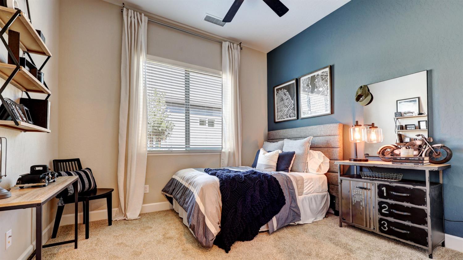 1124 Sophie Dr W, Madera, CA 93636