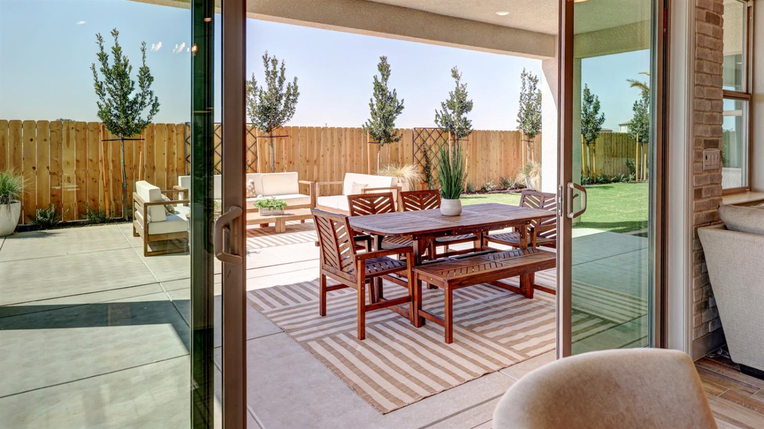 1124 Sophie Dr W, Madera, CA 93636