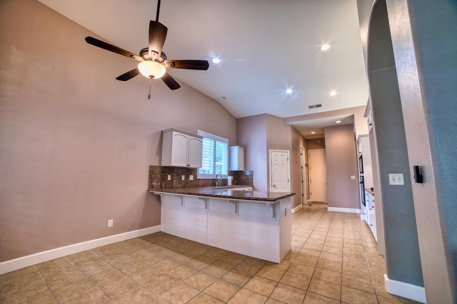 6009 W Goux Ave, Fresno, CA 93722