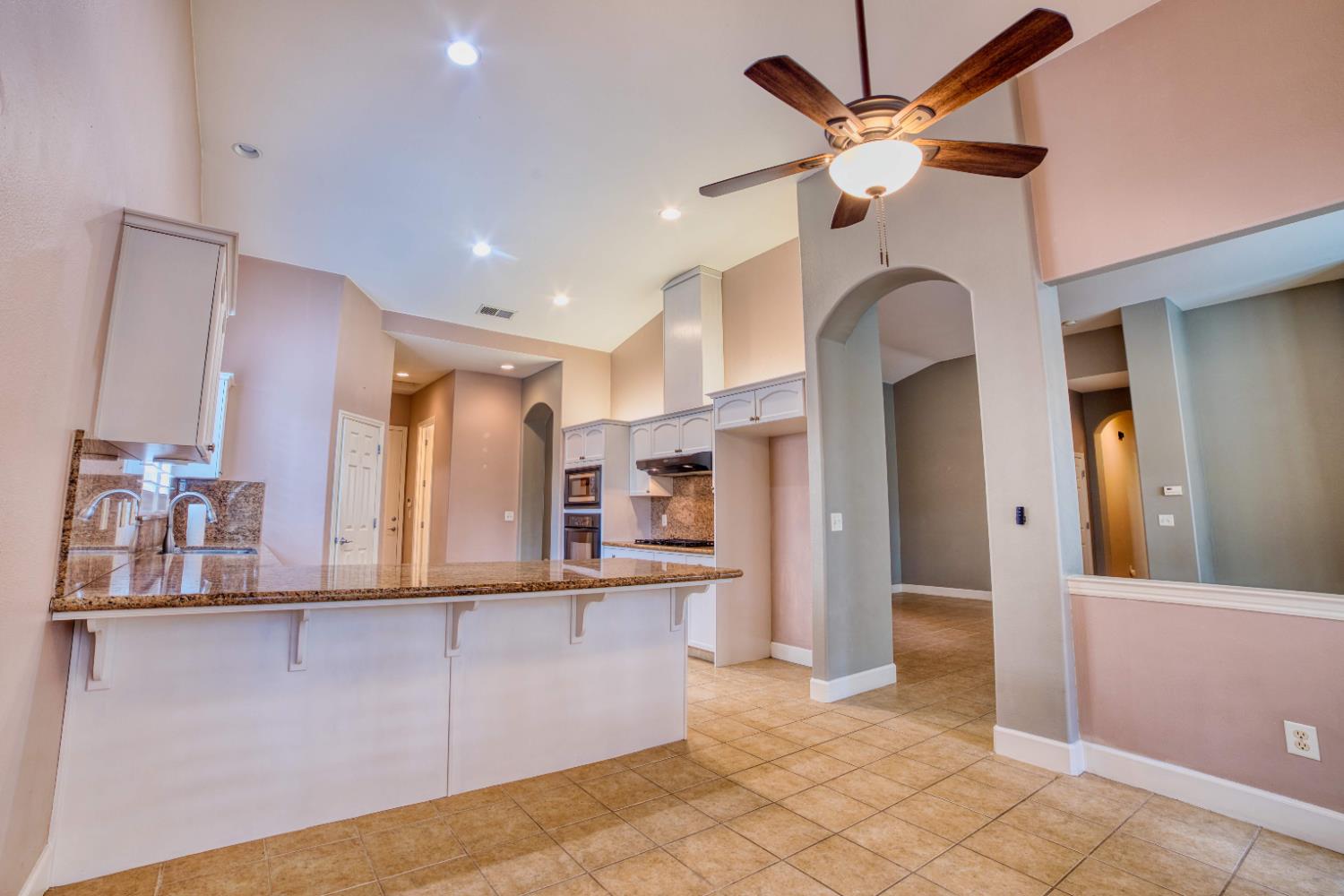 6009 W Goux Ave, Fresno, CA 93722