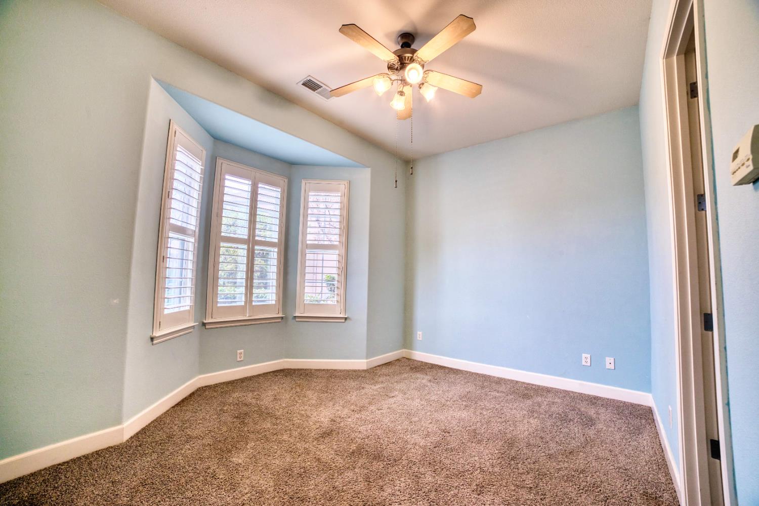 6009 W Goux Ave, Fresno, CA 93722