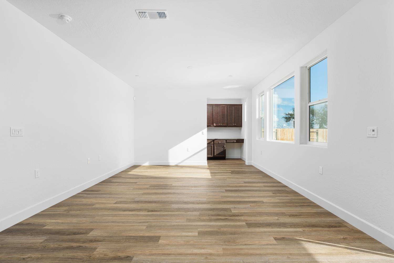 1146 Ponderosa Way W, Madera, CA 93636