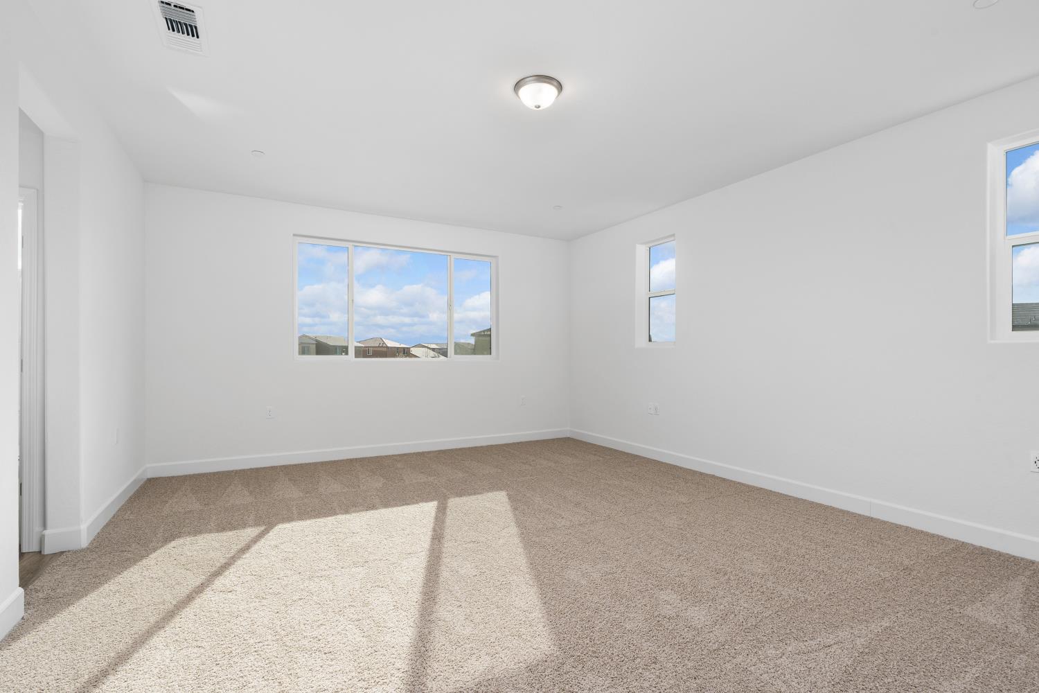 1146 Ponderosa Way W, Madera, CA 93636