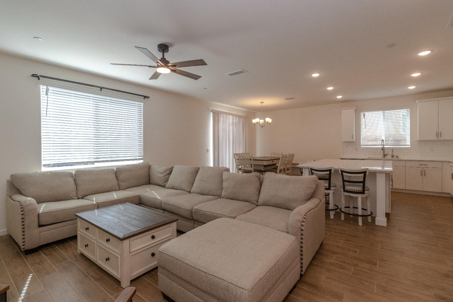 1158 Encore Way W, Madera, CA 93636