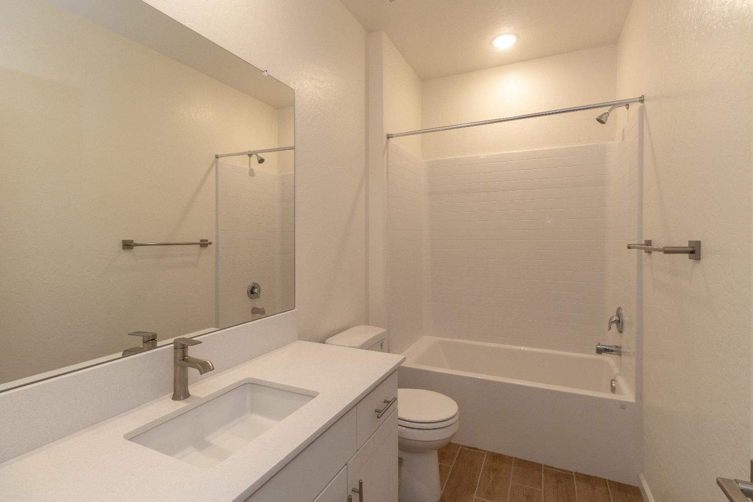 1158 Encore Way W, Madera, CA 93636