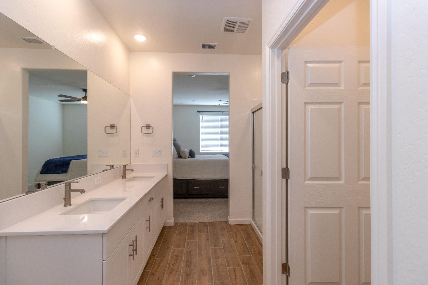 1158 Encore Way W, Madera, CA 93636