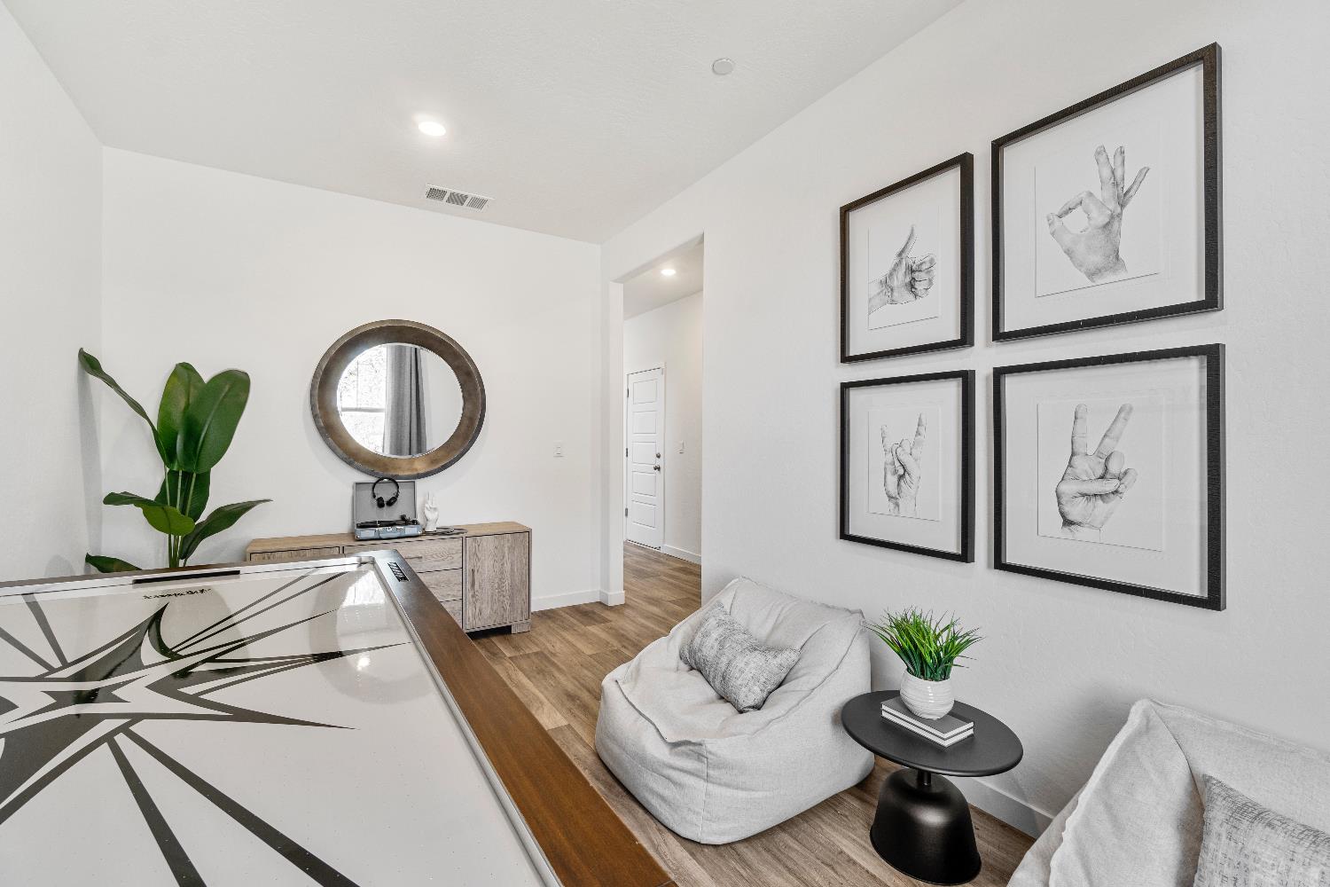 966 Deerhorn Dr W, Madera, CA 93636