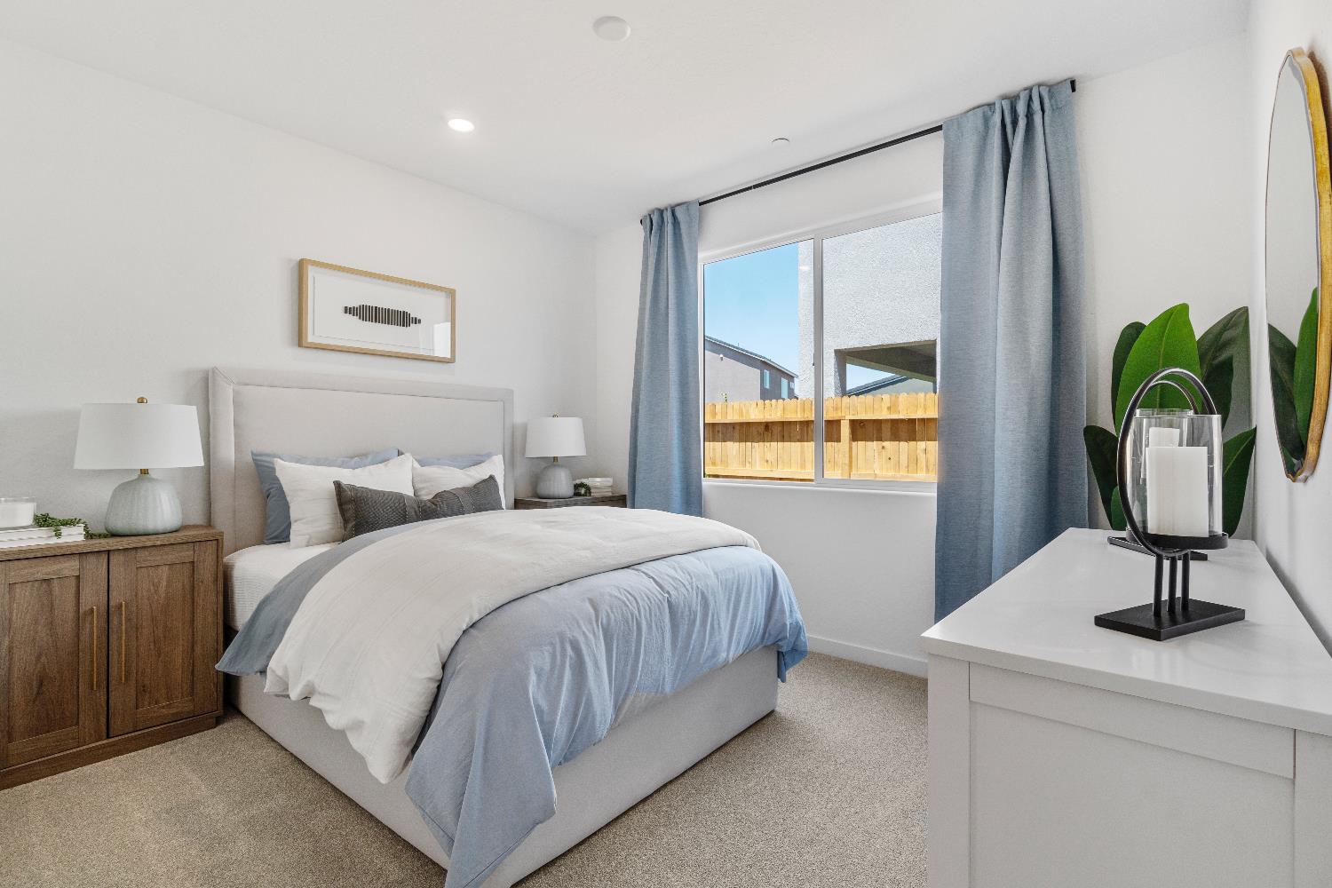 966 Deerhorn Dr W, Madera, CA 93636